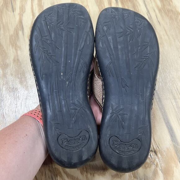 Born Brown Leather Slip On Thong Flip Flop Sandals W9373 Womens US Size 8 M/W - Picture 11 of 12